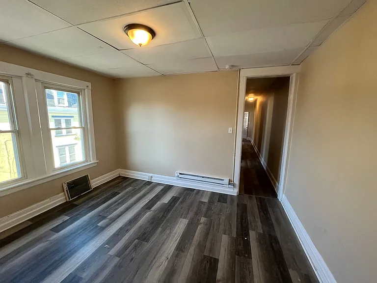 400-402 Mitchell Avenue — Photo 11