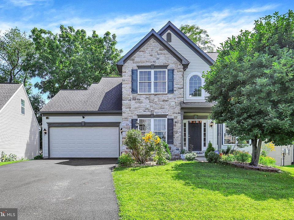 1st image of 23 Hamlet Cir