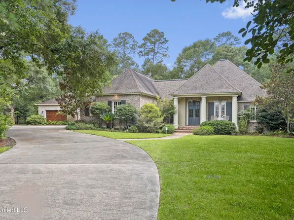 6416 Oliwa Pl, Diamondhead, MS 39525