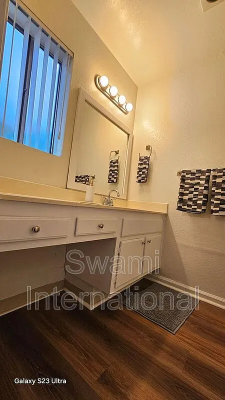 10030 Rosecrans Ave — Photo 4