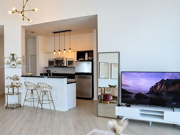 5th image of 253 NE 2nd St APT 229