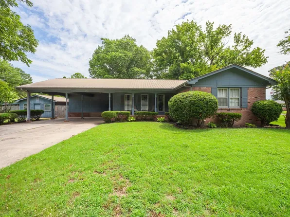 1042 Terrace St, Bolivar, TN 38008