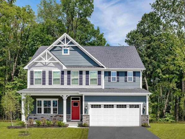46 Mossy Rock Rd, Keswick, VA 22947