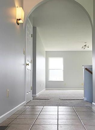 3rd image of 776 Oakmont Ln