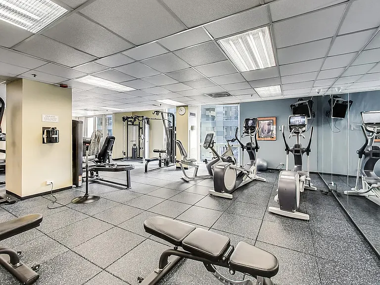 200 N Dearborn St #3407 — Photo 33