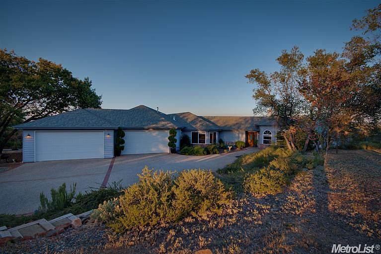 1st image of 2686 Carlson Dr