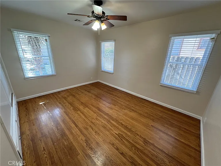 210 S Bush St — Photo 37