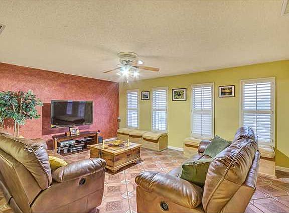 3rd image of 835 Mont Blanc Dr