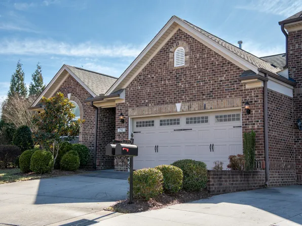 2702 Kingsbury Ct, Burlington, NC 27215