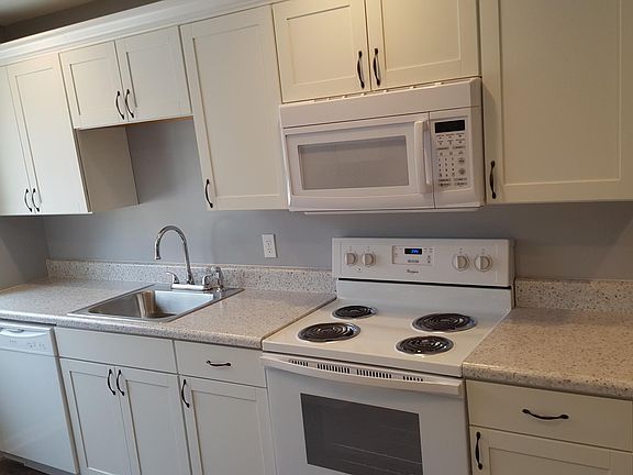 Kitchen. stove, microwave, dishwasher