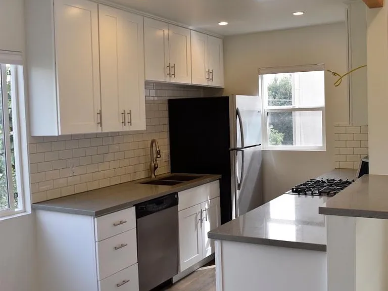 2310 S Bentley Ave #5 — Photo 6