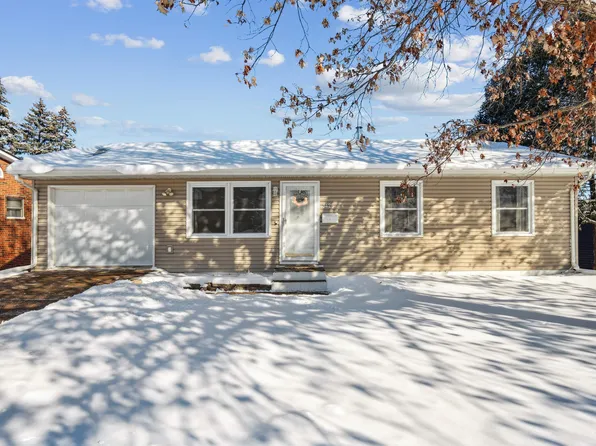 3425 Kimberly Dr, Dubuque, IA 52002