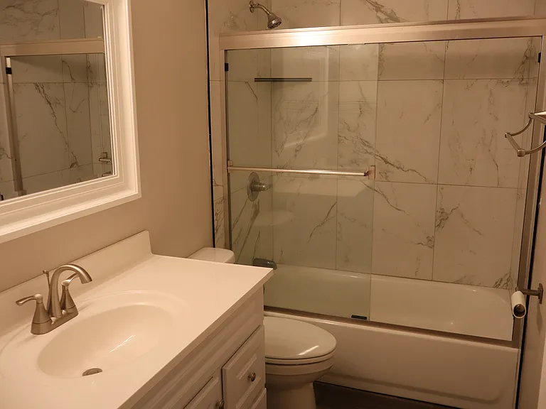 6615 N Holly St — Photo 32