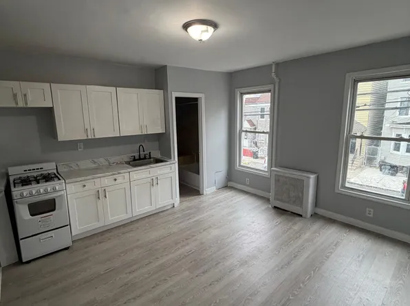 198 Parker St, Newark, NJ