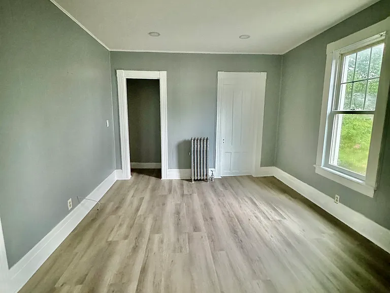 11 Betts Pl — Photo 5