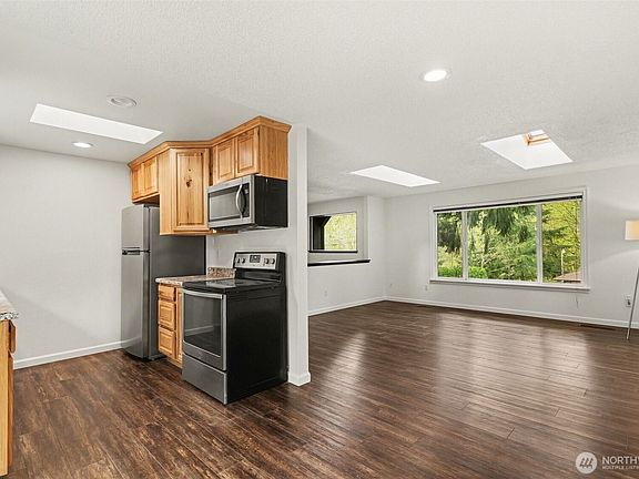 3rd image of 19309 65th Street E