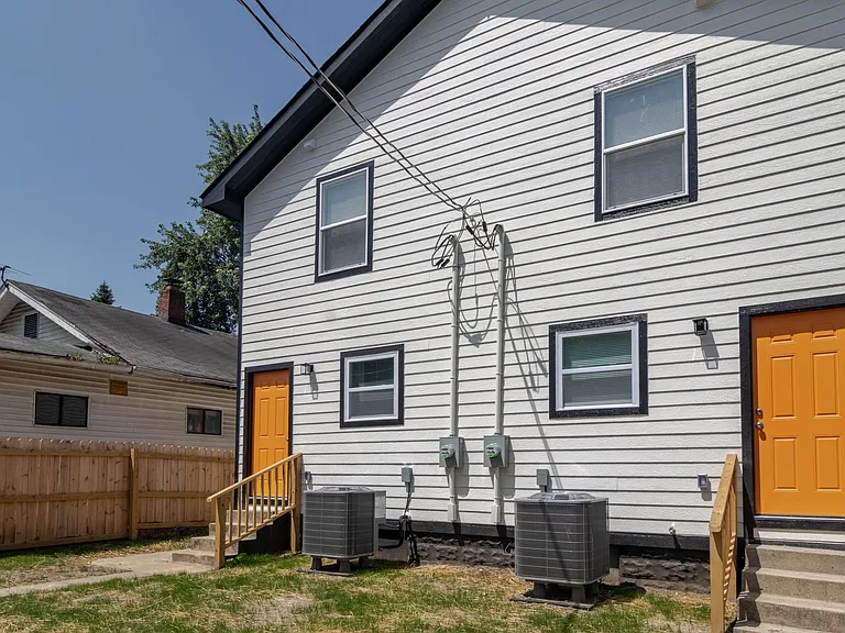 1345 N Olney St — Photo 33