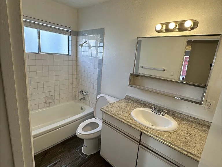 5808 Bromley Ave #1 — Photo 3