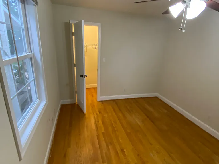 3115 Parkwood Ave — Photo 2