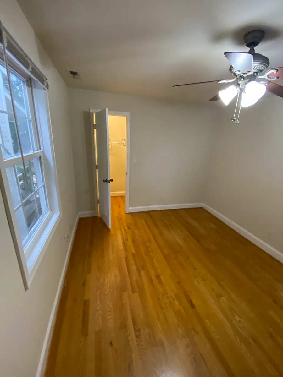 Building Photo - 3115 Parkwood Ave