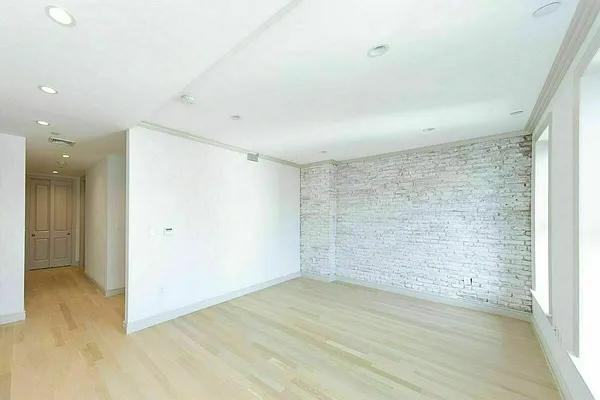 Rented by Voro New York | media 22