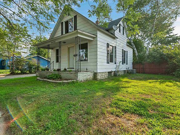 5th image of 1320 Church St