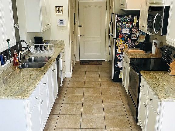 5th image of 423 Christopher Dr