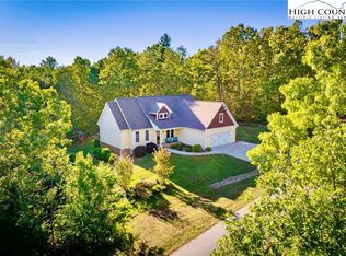 1067 Round Rock Rd, Lenoir, NC 28645