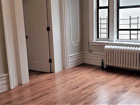 3rd image of 219 E 17th St APT 4R