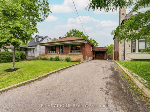 124 Patricia Ave, Toronto, ON M2M 1J4