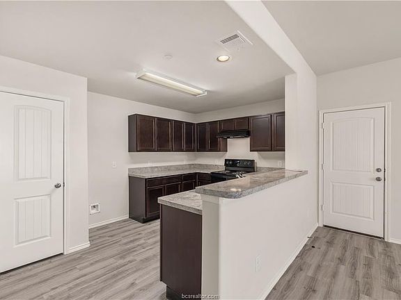 5th image of 2113 Eastwood Ct