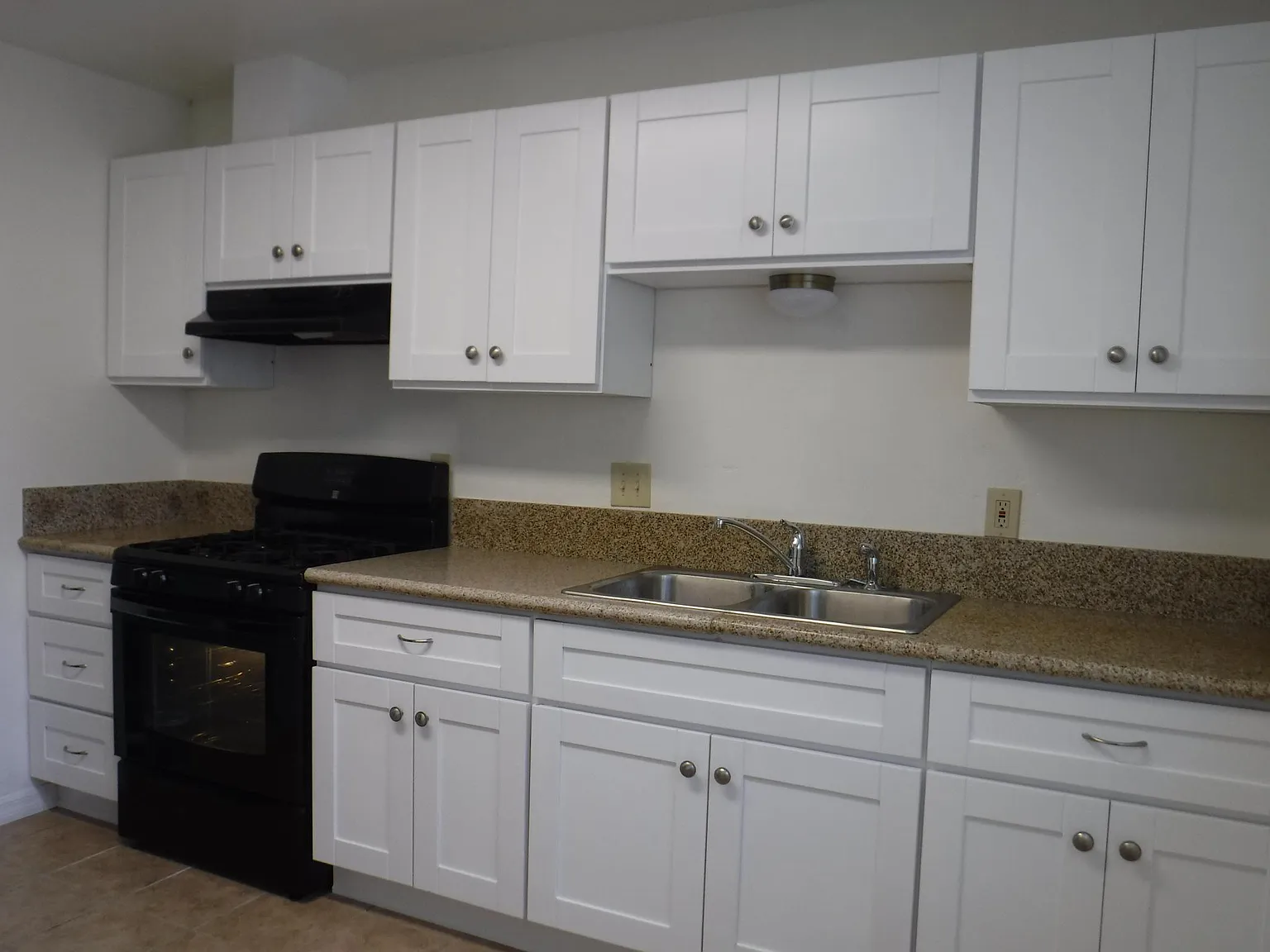2 bed, 750 sqft, $1,995 — Photo 3