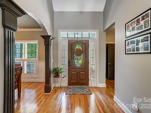 4th image of 309 Silvercliff Dr