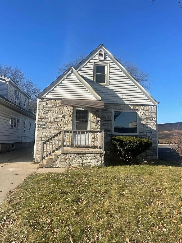 3063 North 58th STREET photo 1