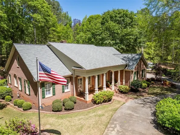 2 Deerfield Rd, Covington, GA 30014