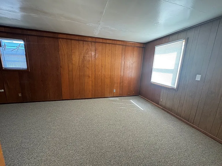 3107 Merrill Ave — Photo 10