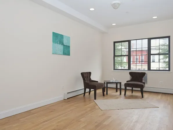 264 Winthrop Street image 1 of 6