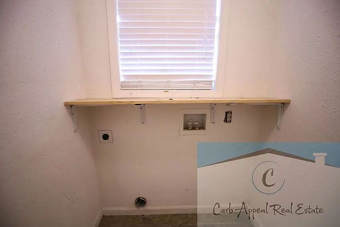 908 E Word Ave — Photo 8