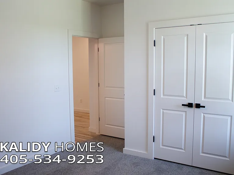 1925 E Springer Ave — Photo 12