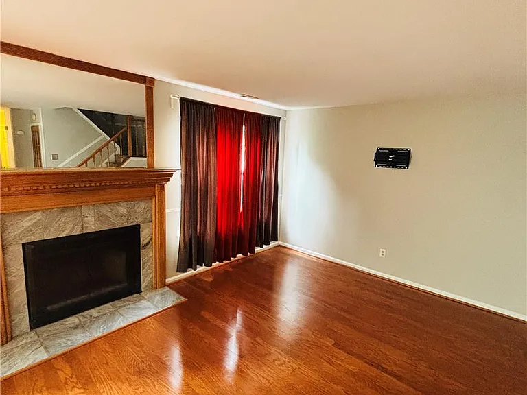 2427 Linksman Ln — Photo 24