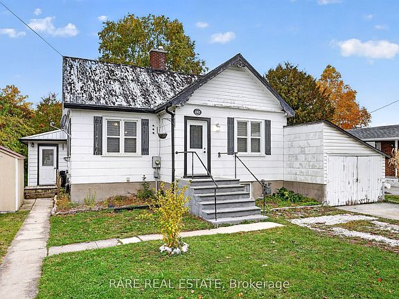 2nd image of 202 Scott St