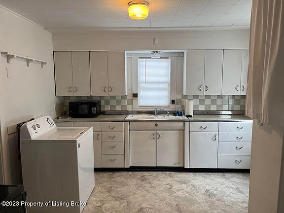 2nd image of 112 N Park St