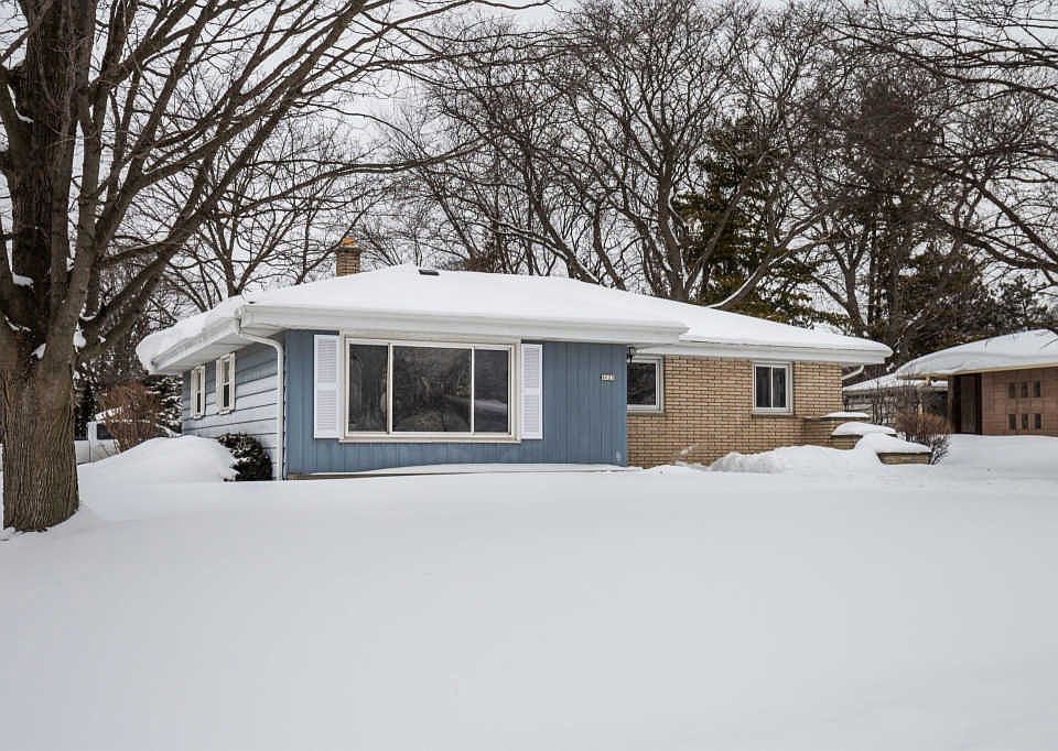 1st image of 8025 N Grandview Dr