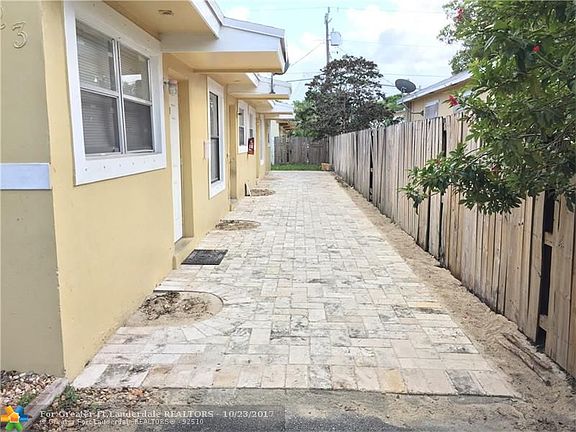 2nd image of 723 SW 6th St #1-4
