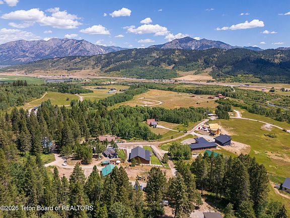 5th image of 149 Alpine Meadow Loop