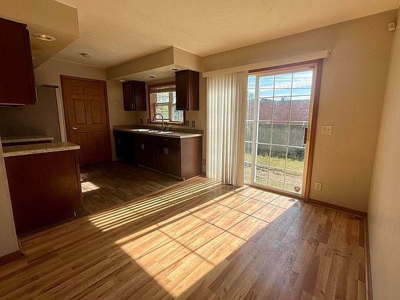 5th image of 20527 Westhaven Ave