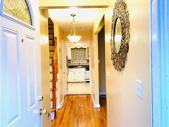 2nd image of 3913 De Reimer Ave