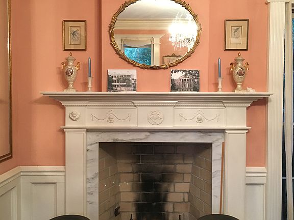 Dinning room with fireplace