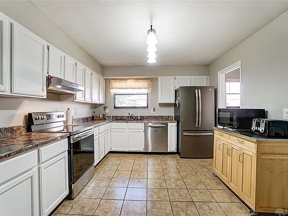 4th image of 8801 Watergate Dr