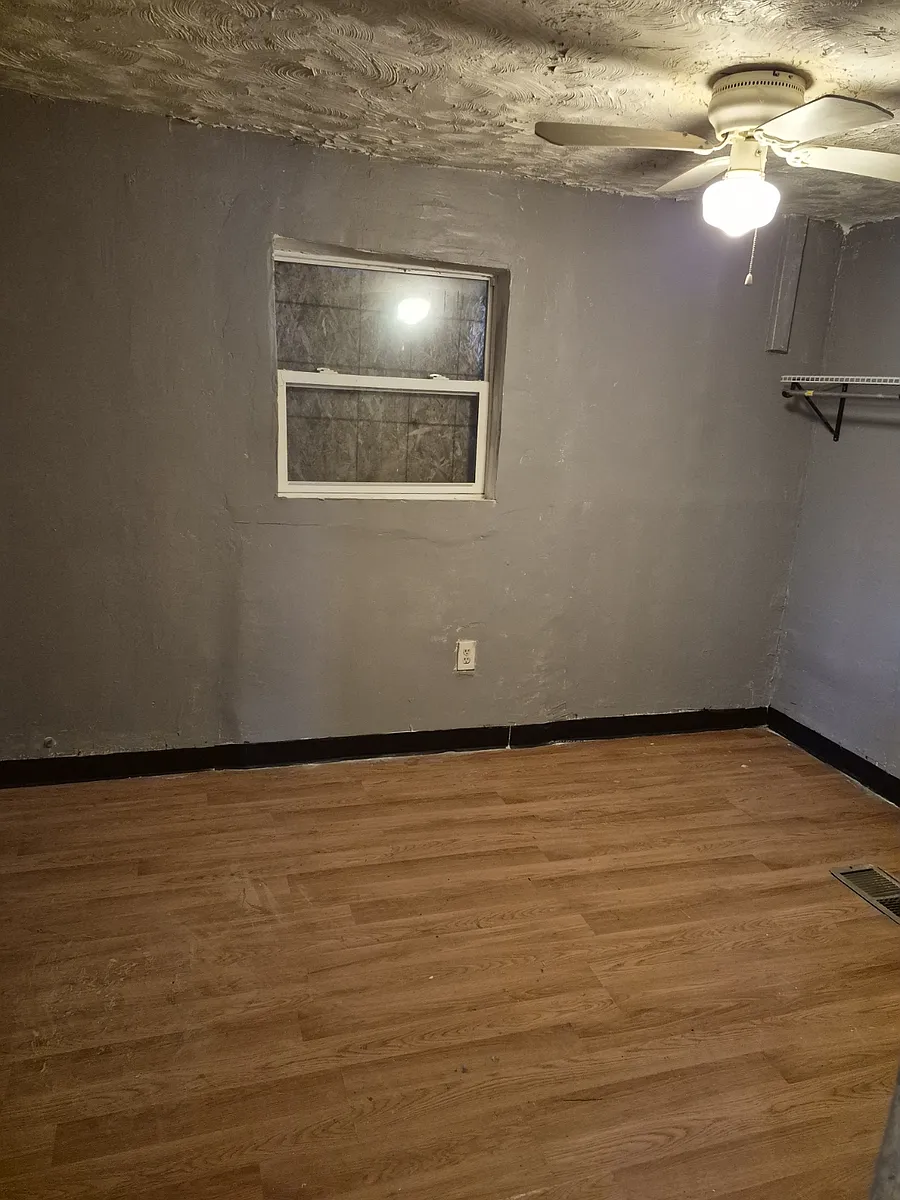 Building Photo - 73 E 100th Pl #1